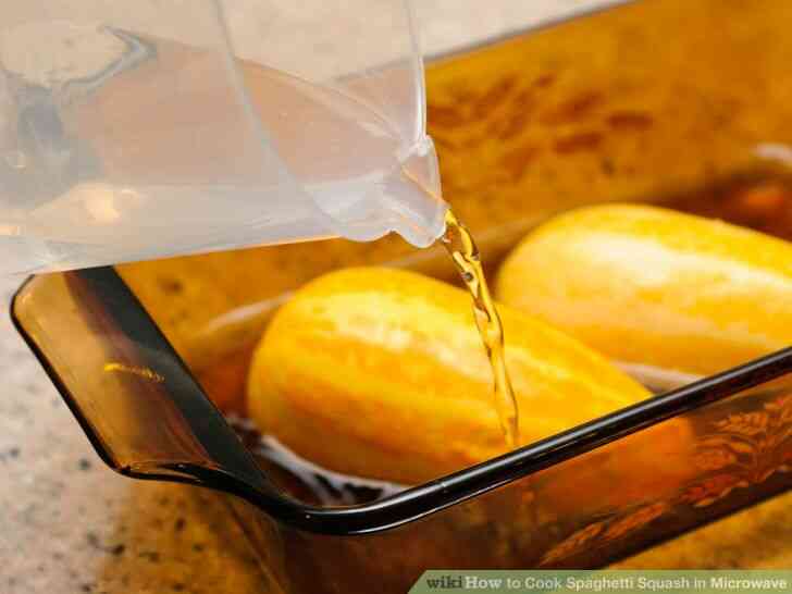 Image intitulé Cuisiner la Courge Spaghetti au four micro-ondes Étape 5